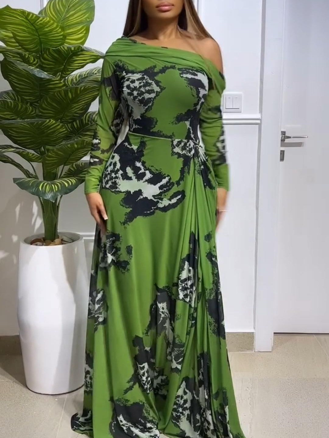 Elegant Long Sleeve Green Maxi Dress